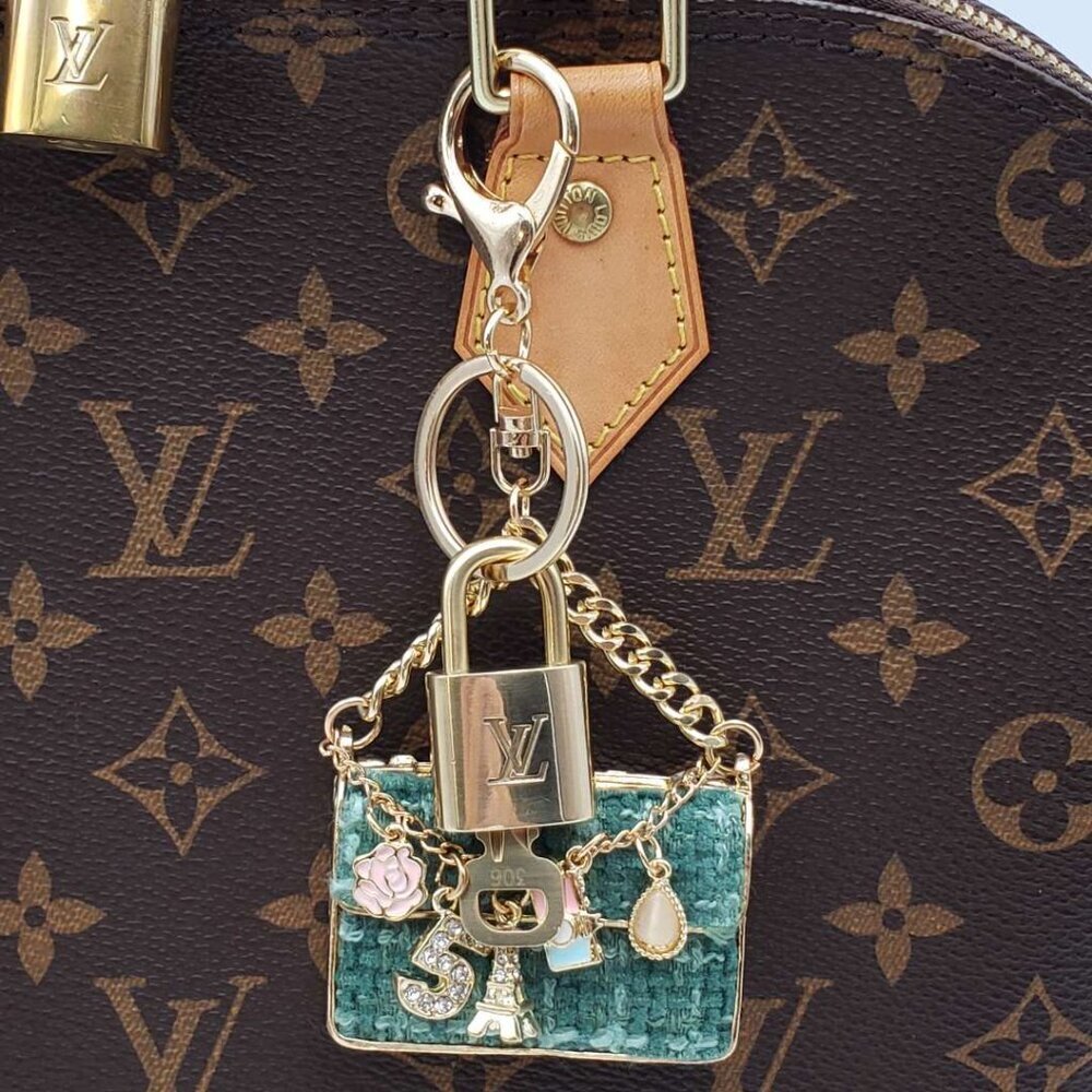 Louis Vuitton Gold Lock 🔒 Authentic LV Key + Unbranded Tweed Bag Charm - Picture 9 of 10